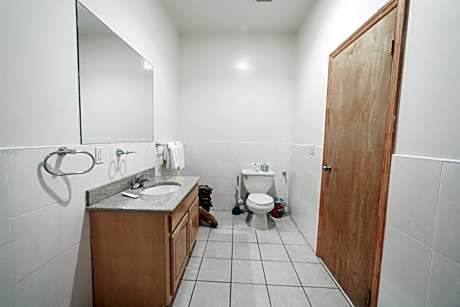 Deluxe Quadruple Room with Private Bathroom