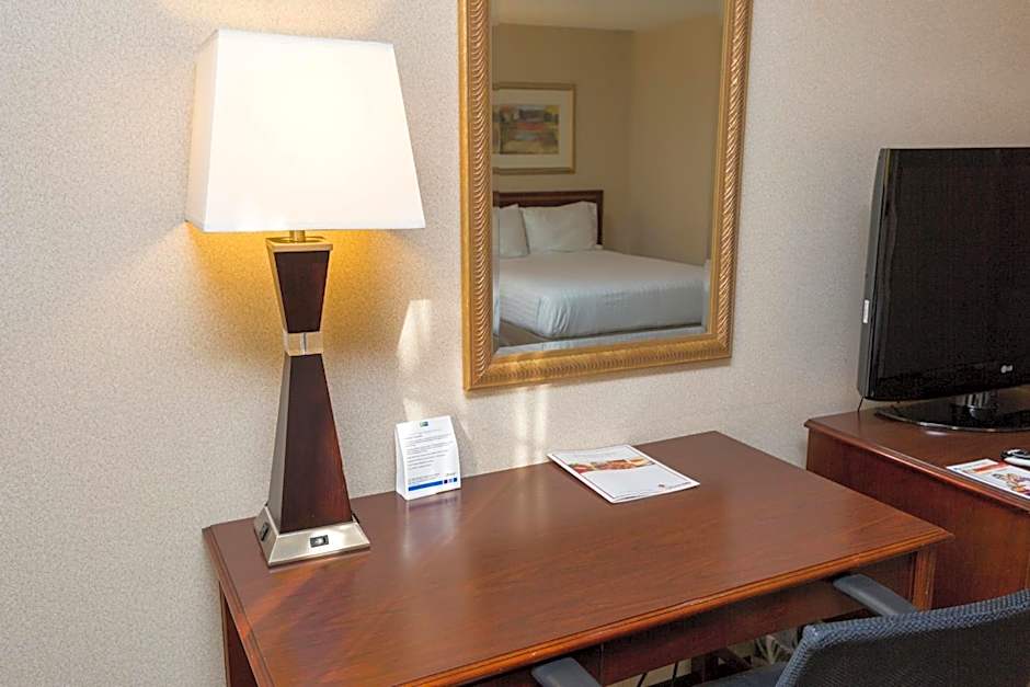 Holiday Inn Express Des Moines - At Drake University – Des Moines, IA