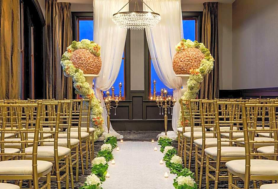 DoubleTree By Hilton Youngstown Downtown