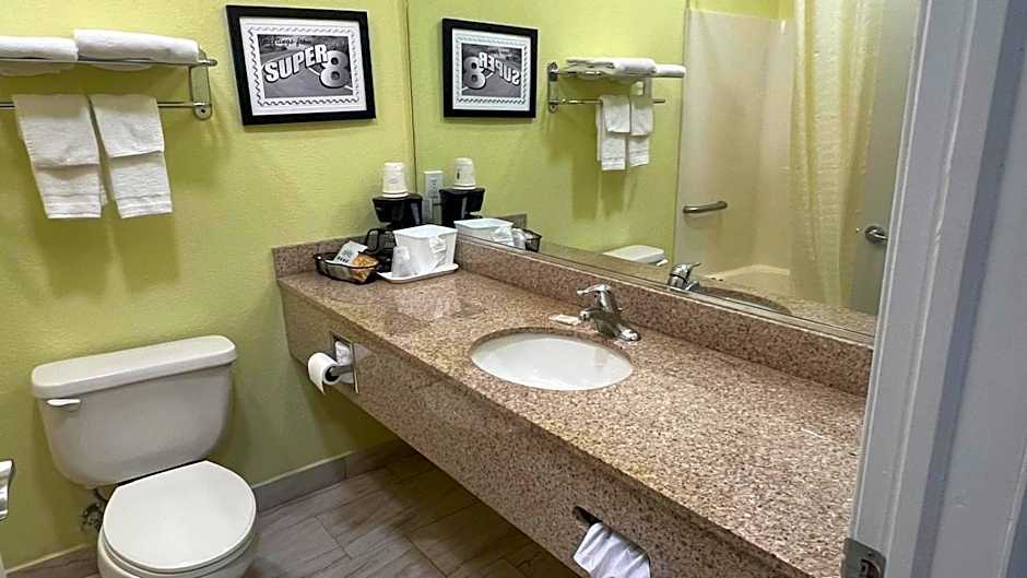 Super 8 by Wyndham Albany