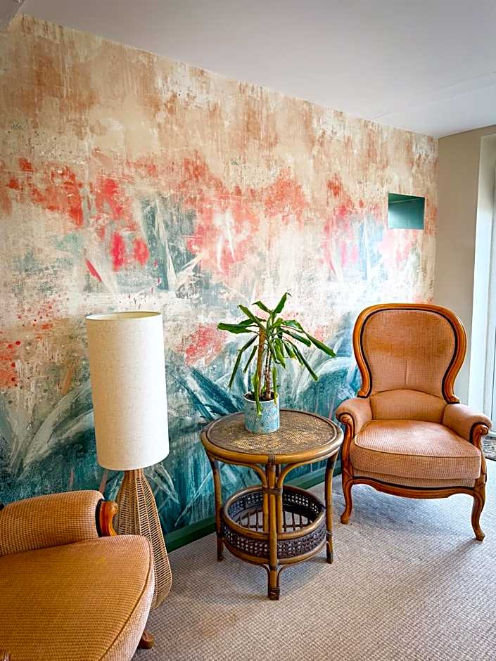 The Crescent Turner Hotel