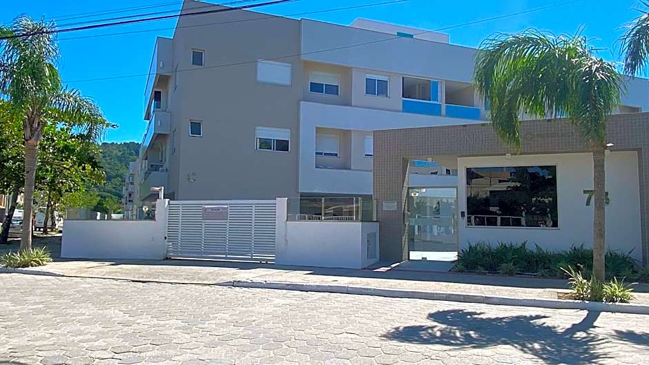 Férias na praia c/ piscina e espaço de lazer