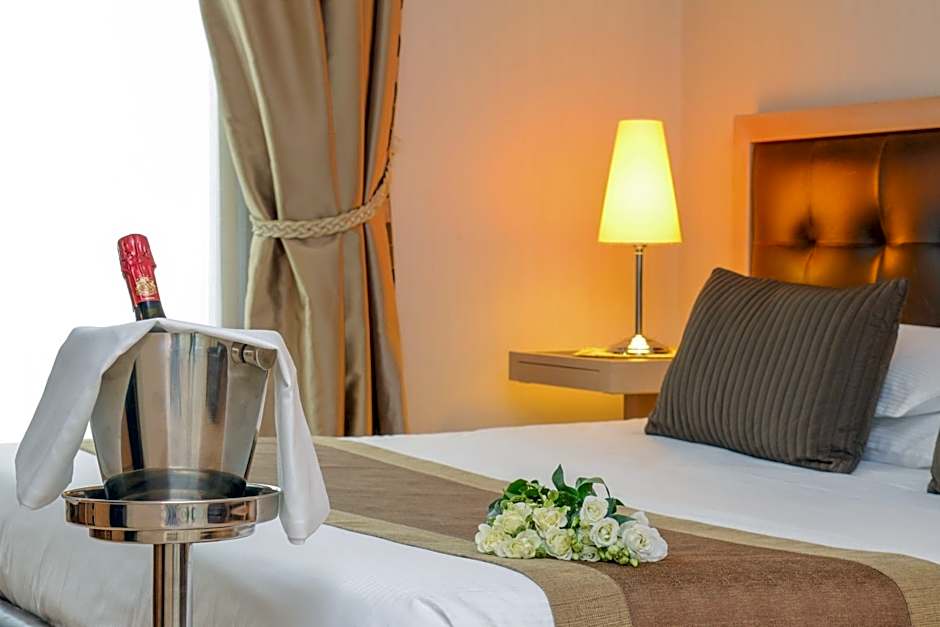 Hotel Master