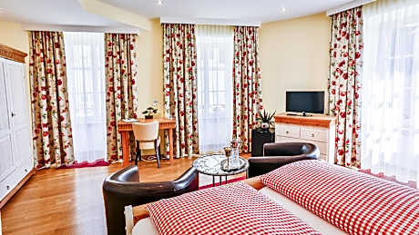 Doppelzimmer-Klassisch-Eigenes Badezimmer