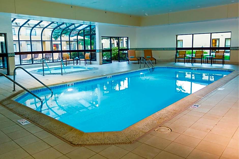 Courtyard by Marriott Chicago O'Hare