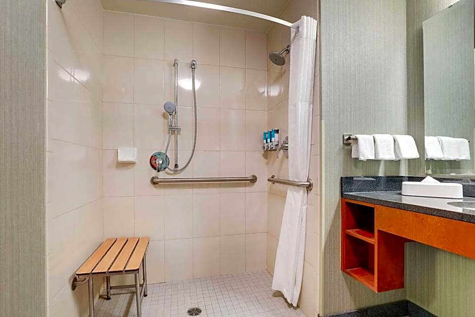 Drury Inn & Suites Grand Rapids