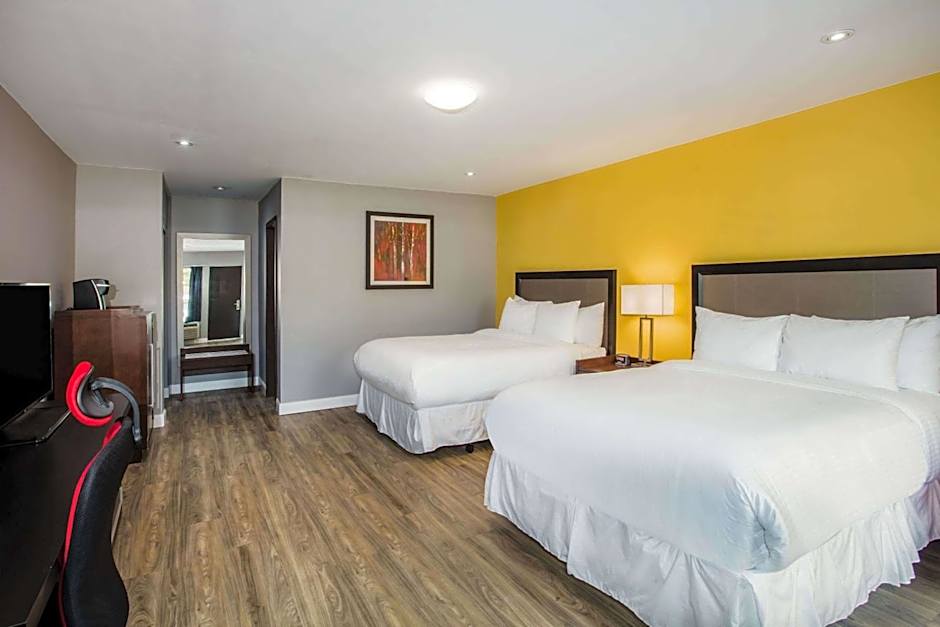 Ramada by Wyndham Jacksons Point