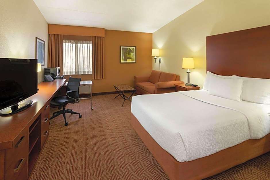 La Quinta Inn & Suites by Wyndham Minneapolis Airport Bloomingto