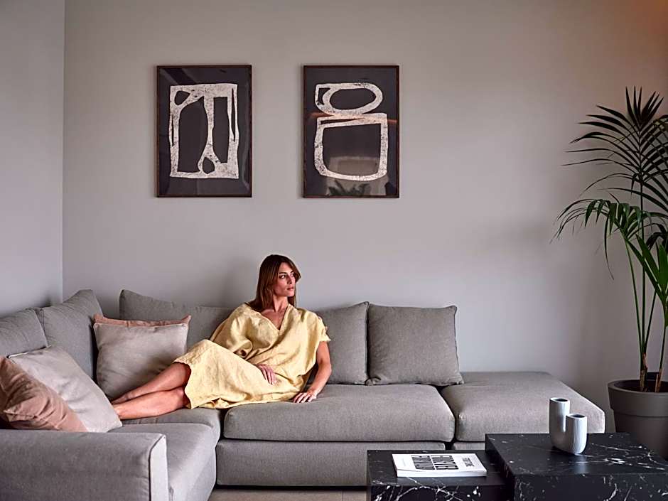 Bond Smart Living Suites