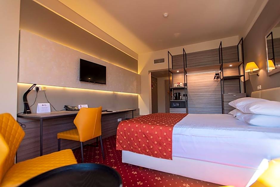 Best Western Plus Lido Hotel