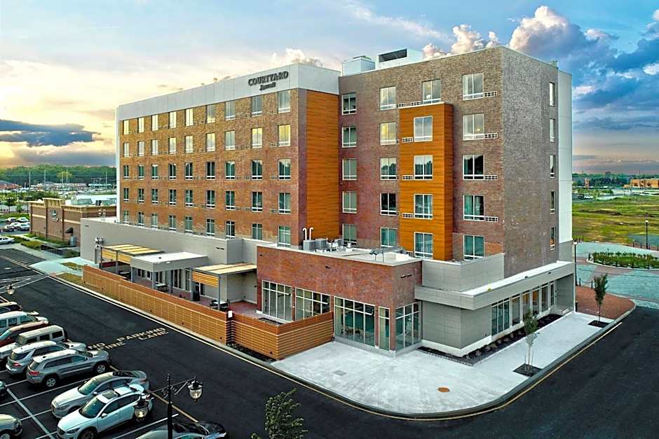 Courtyard by Marriott North Brunswick