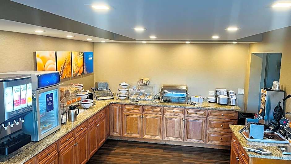 Comfort Inn & Suites Rochelle - DeKalb