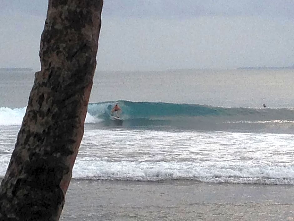 Masokut Surf Camp Siberut Mentawai front wave,E-Bay,Beng-Bengs,Pitstops ,Bank Vaults,Nipussi