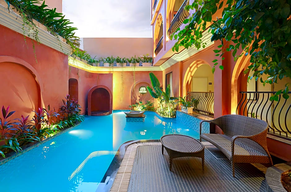 The Red Pier - My Downtown Hotels