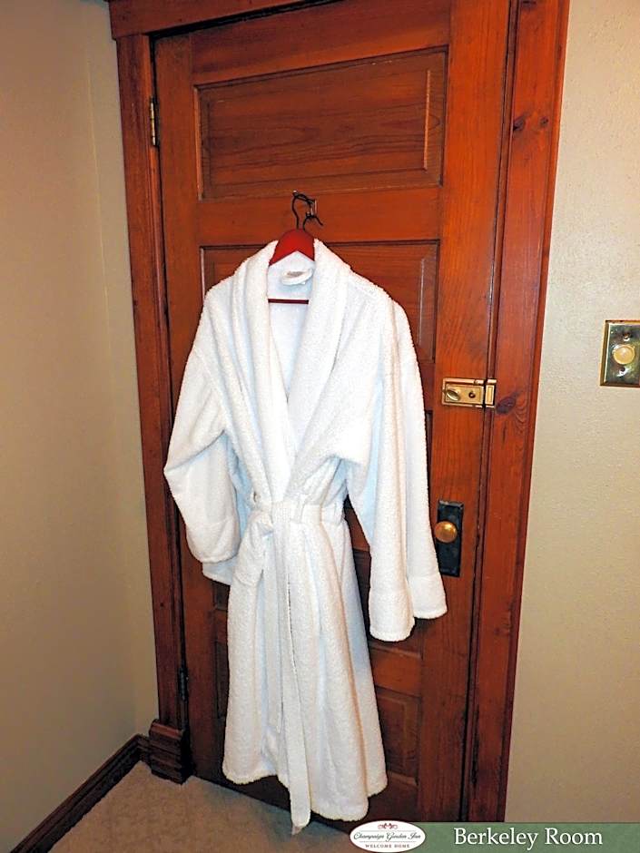 Champaign Garden Inn