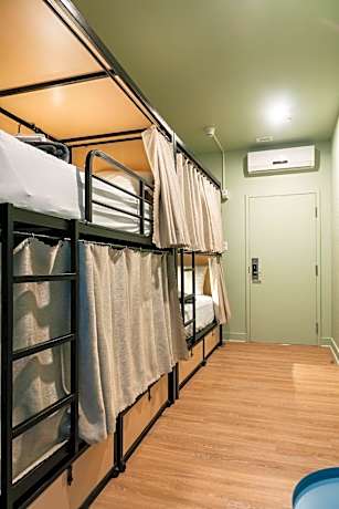 4-Bed Mixed Dormitory Room