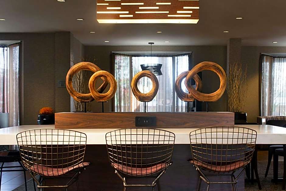 Courtyard by Marriott Oakland Airport