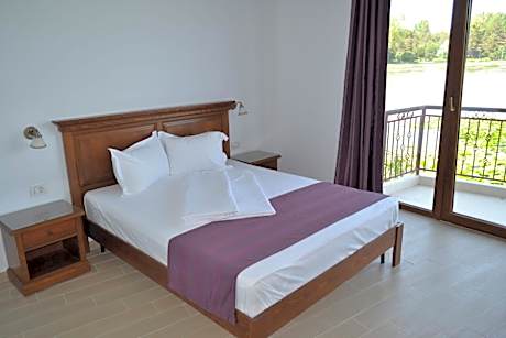 Double Room with Lake View