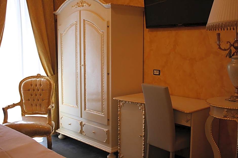Pope's Suites