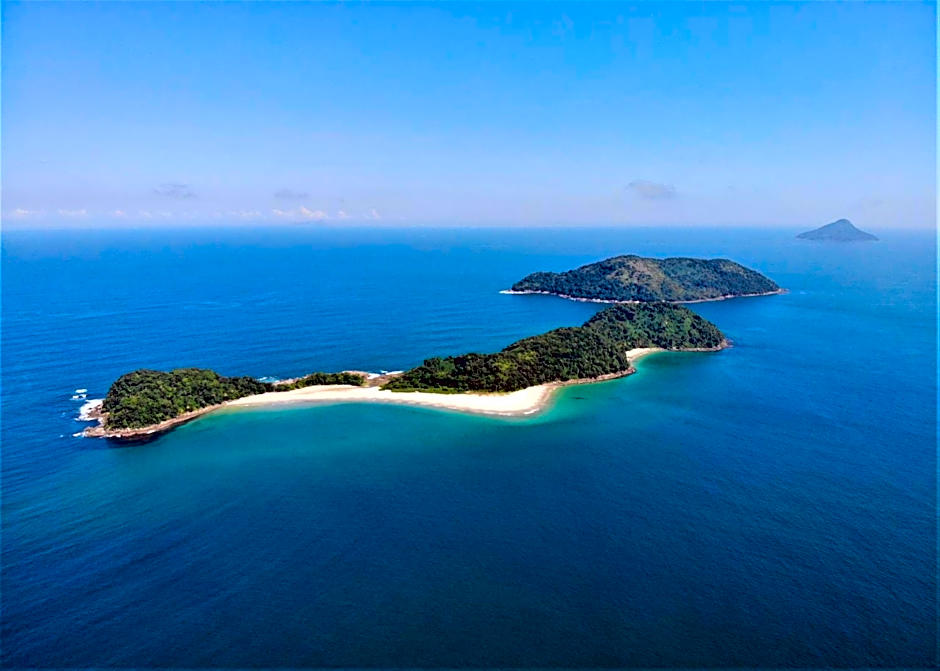 Flor Casa 2 dorms com ar, churrasqueira, cond fech, piscina