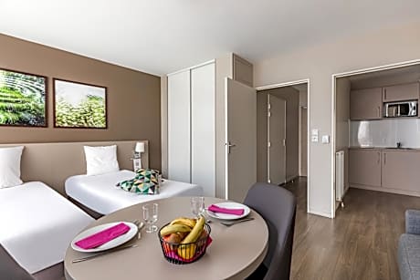 Superior Twin Studio