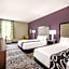 La Quinta Inn & Suites by Wyndham Clifton Park