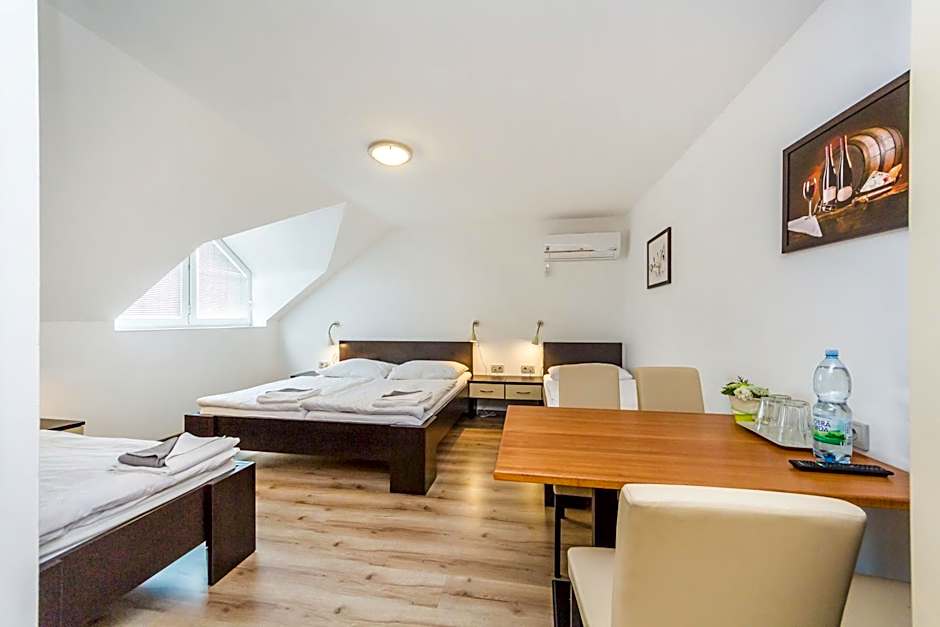 Nová Hospoda - Hotel & Restaurant