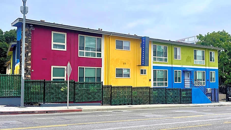 Quintessence ApartHotel