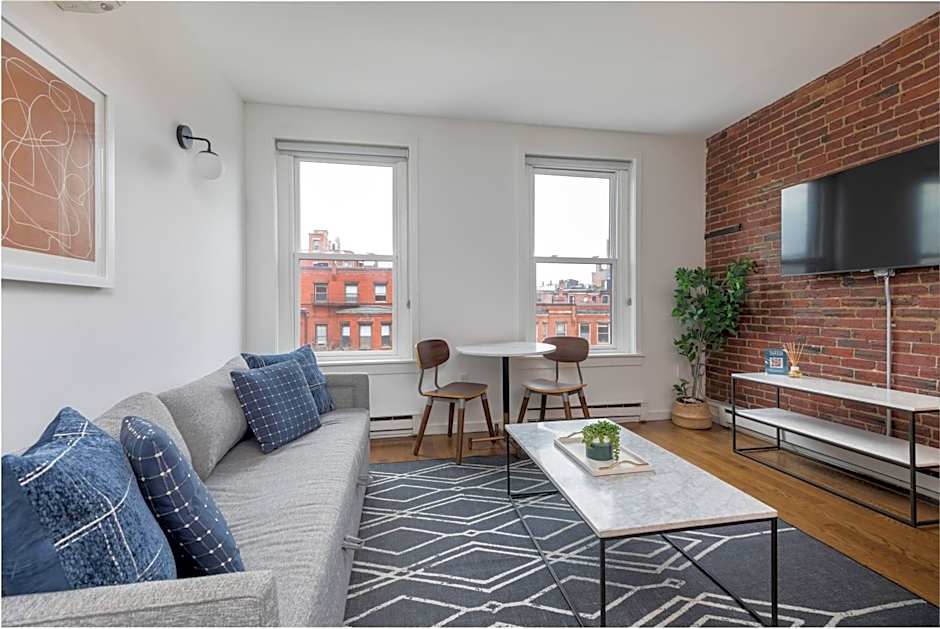 304 Newbury Street by Thatch