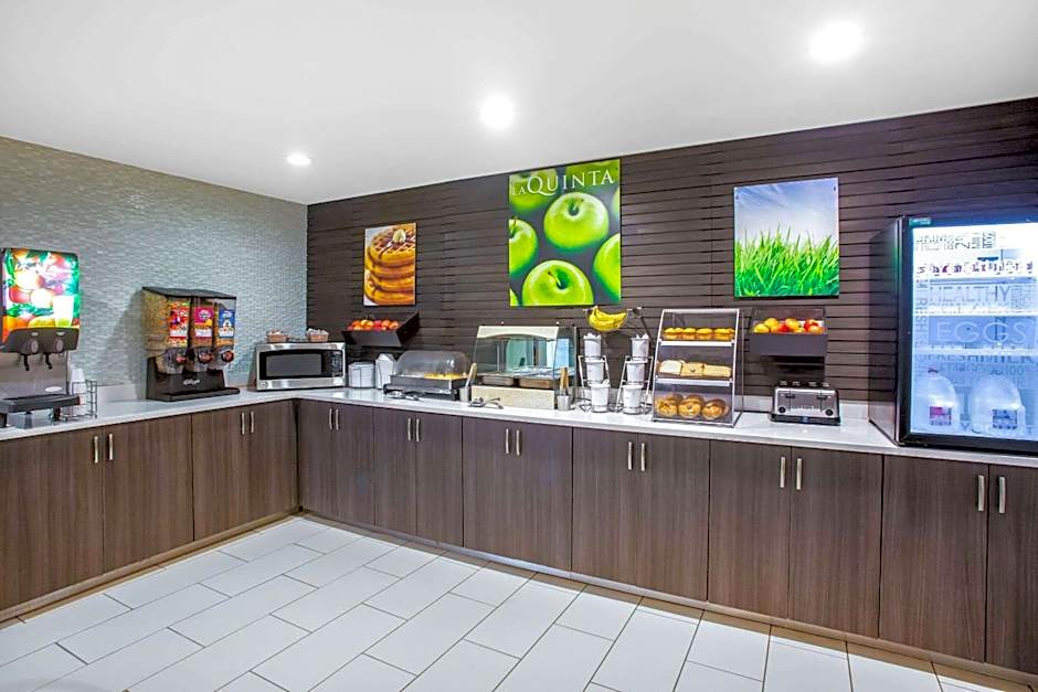 La Quinta Inn & Suites by Wyndham Pontoon Beach