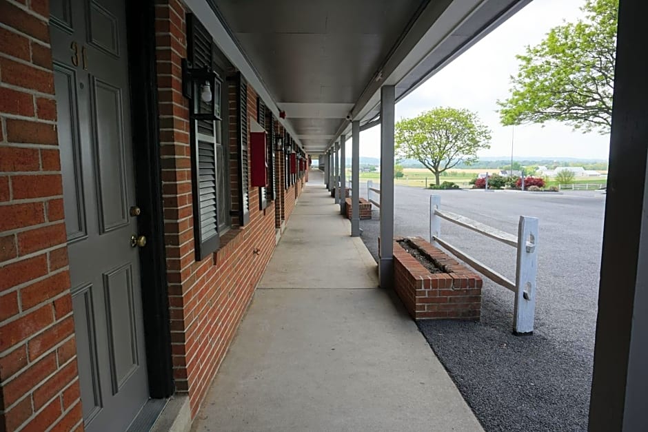 Harvest Drive Family Inn - Renovated Rooms