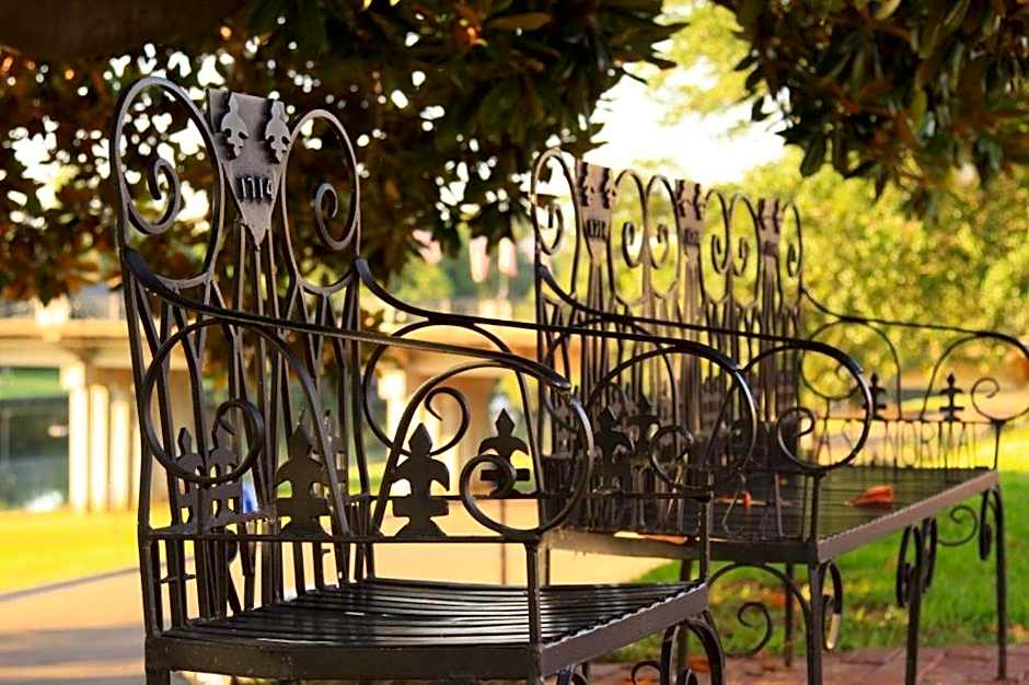 Chateau Saint Denis Hotel, a Trademark Collection by Wyndham