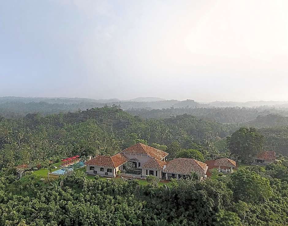 Villa Mayurana by Edwards Collection