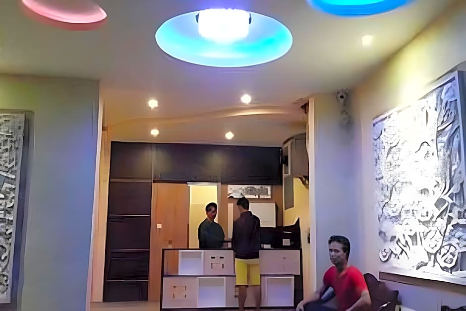 S 8 Suardana Hotel