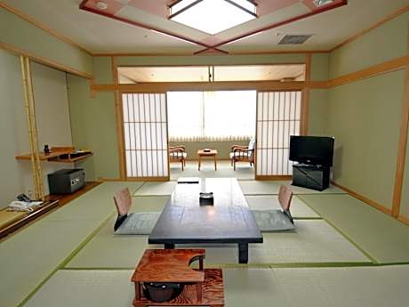 Stanadrd Japanese-Style Room with City View - Non-Smoking