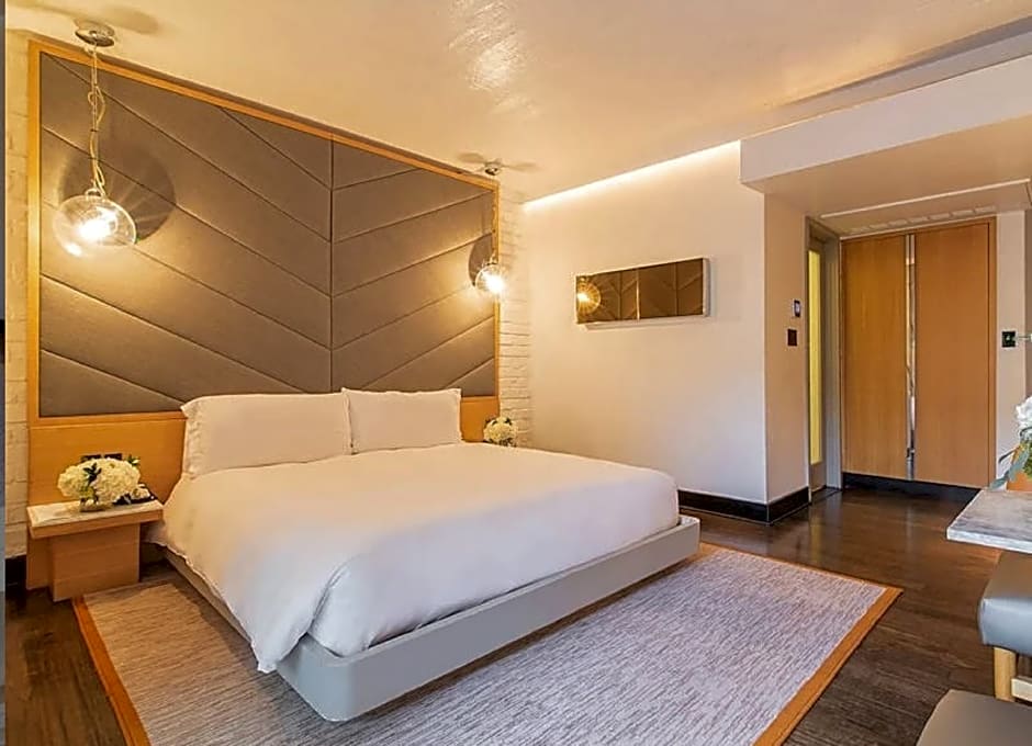 Photo 1 of 4 of Cabana 1 King Bed