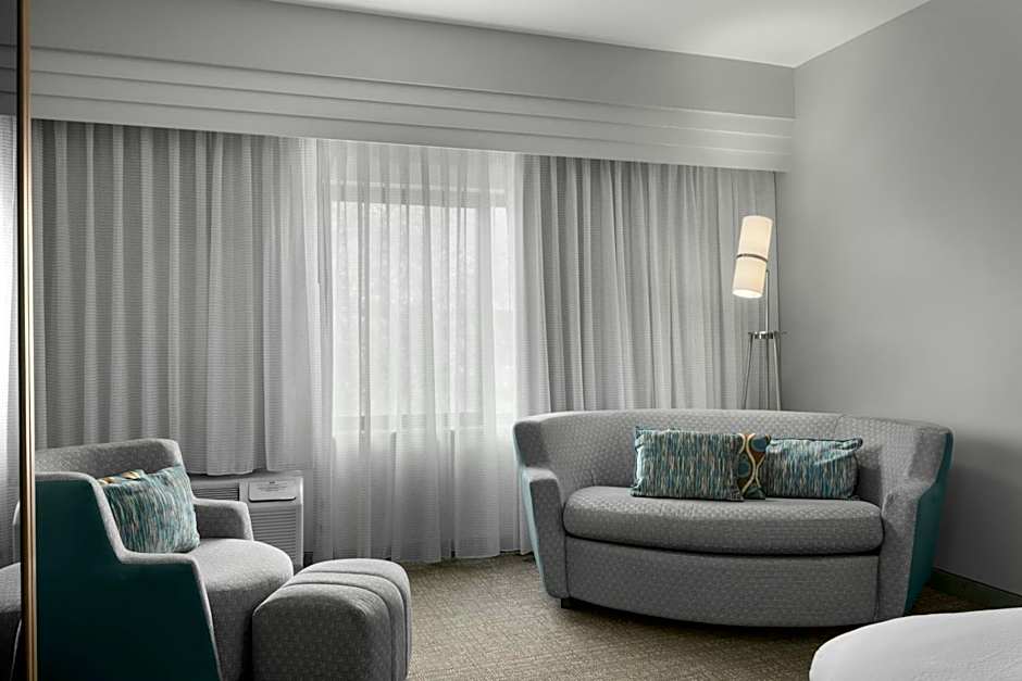 Courtyard by Marriott Charlotte Airport North