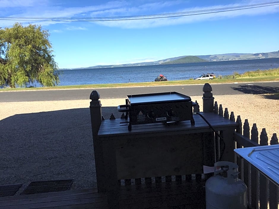 Waiteti Lakefront Motel