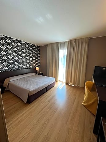 Classic Twin Room