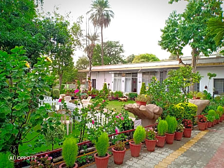 Toppers corner - A Boutique Garden Resort