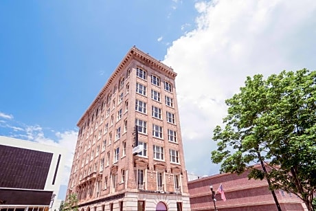 The Esquire Hotel Downtown Gastonia, Ascend Hotel Collection