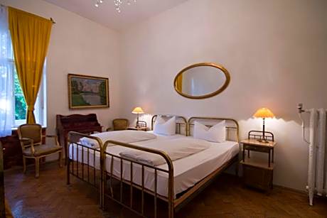 Double Room with Private External Bathroom