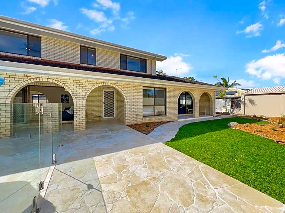 Bribie Beach House with Pool - Walk to Surf & Shops