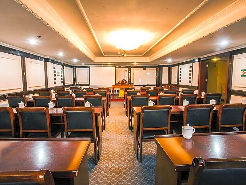 GreenTree Inn Suzhou Guanqian Yangyuxiang Metro Station Business Hotel