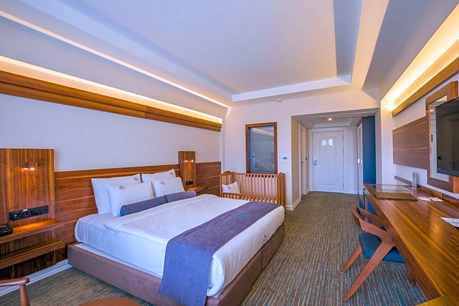 Karpalas City Hotel & Spa