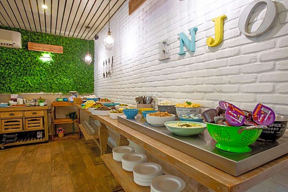 Kibbutz Malkiya Travel Hotel