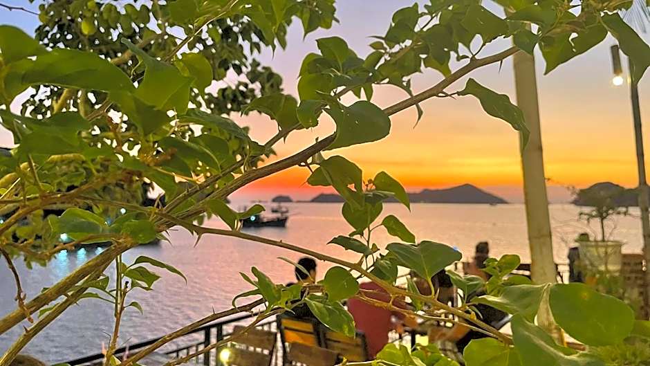 LePont Cat Ba Bungalow