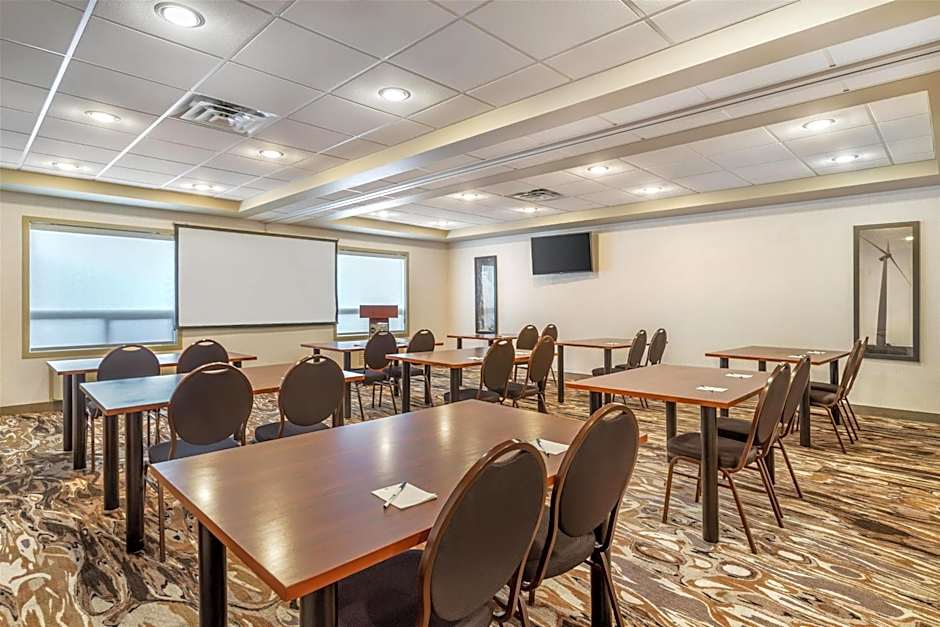 Best Western Plus Service Inn & Suites