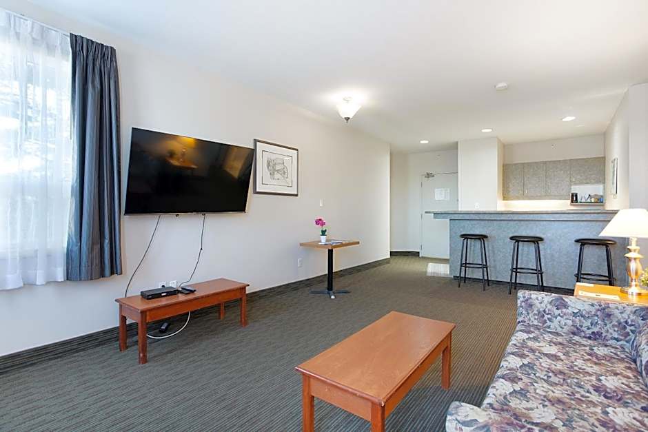 Lakeview Inns & Suites - Okotoks