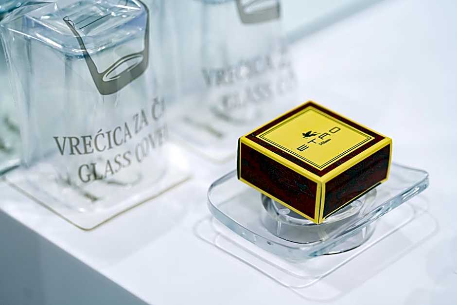 Hotel California by Aycon